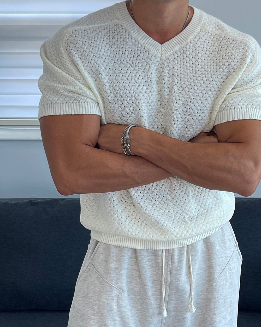 반팔 티셔츠 모델 착용 이미지-S1L43