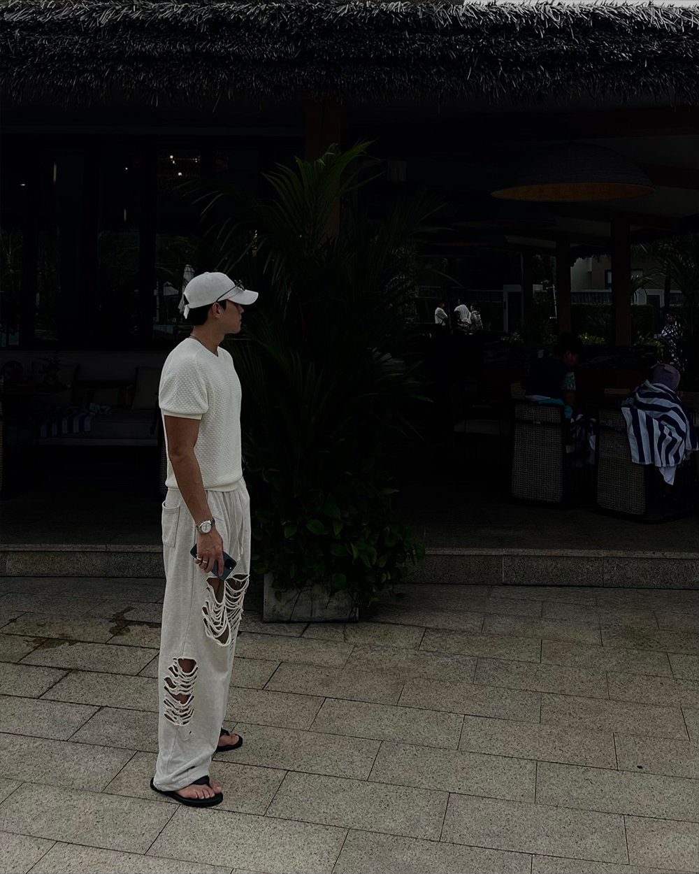 반팔 티셔츠 모델 착용 이미지-S2L12