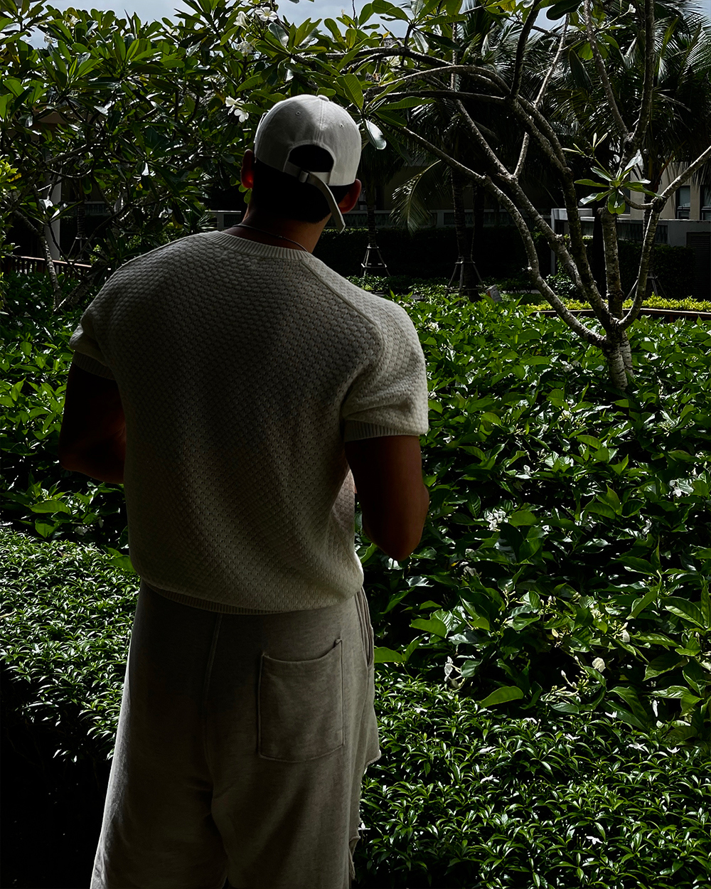 반팔 티셔츠 모델 착용 이미지-S2L8