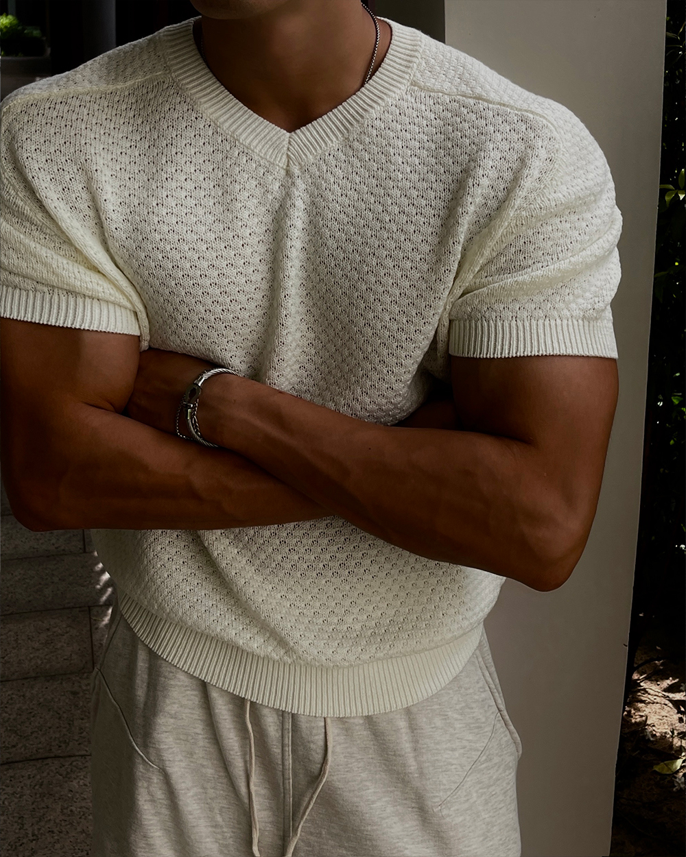 반팔 티셔츠 모델 착용 이미지-S2L2