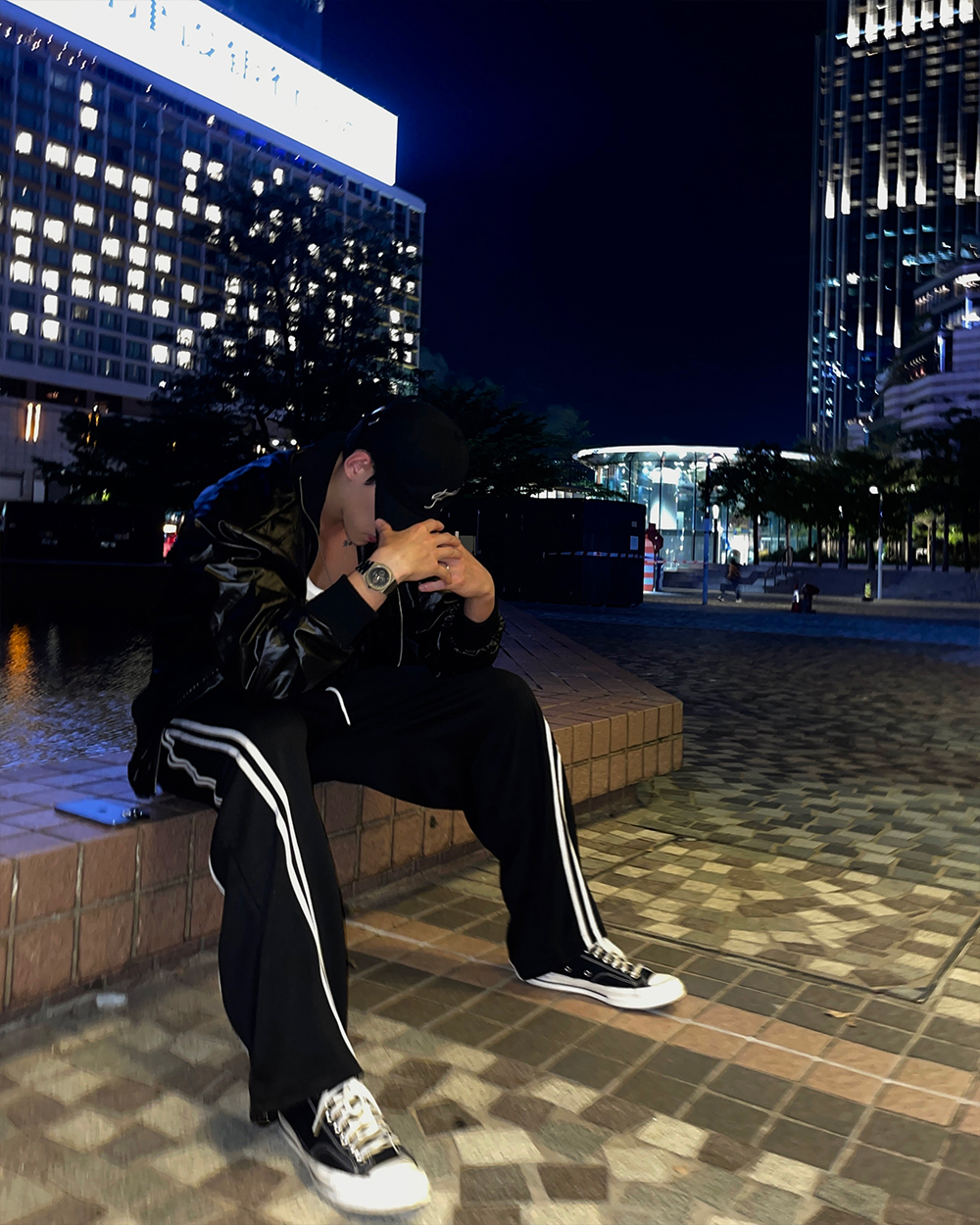 바지 모델 착용 이미지-S2L10