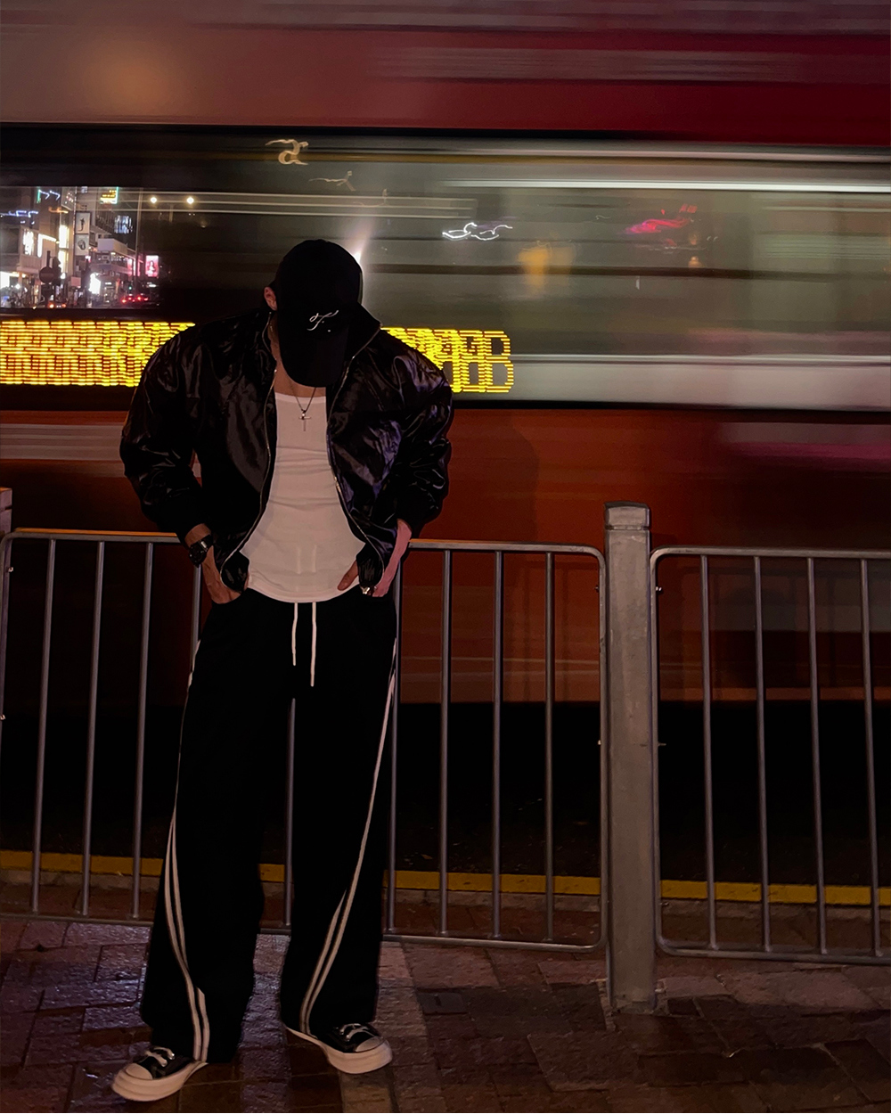 바지 모델 착용 이미지-S2L1