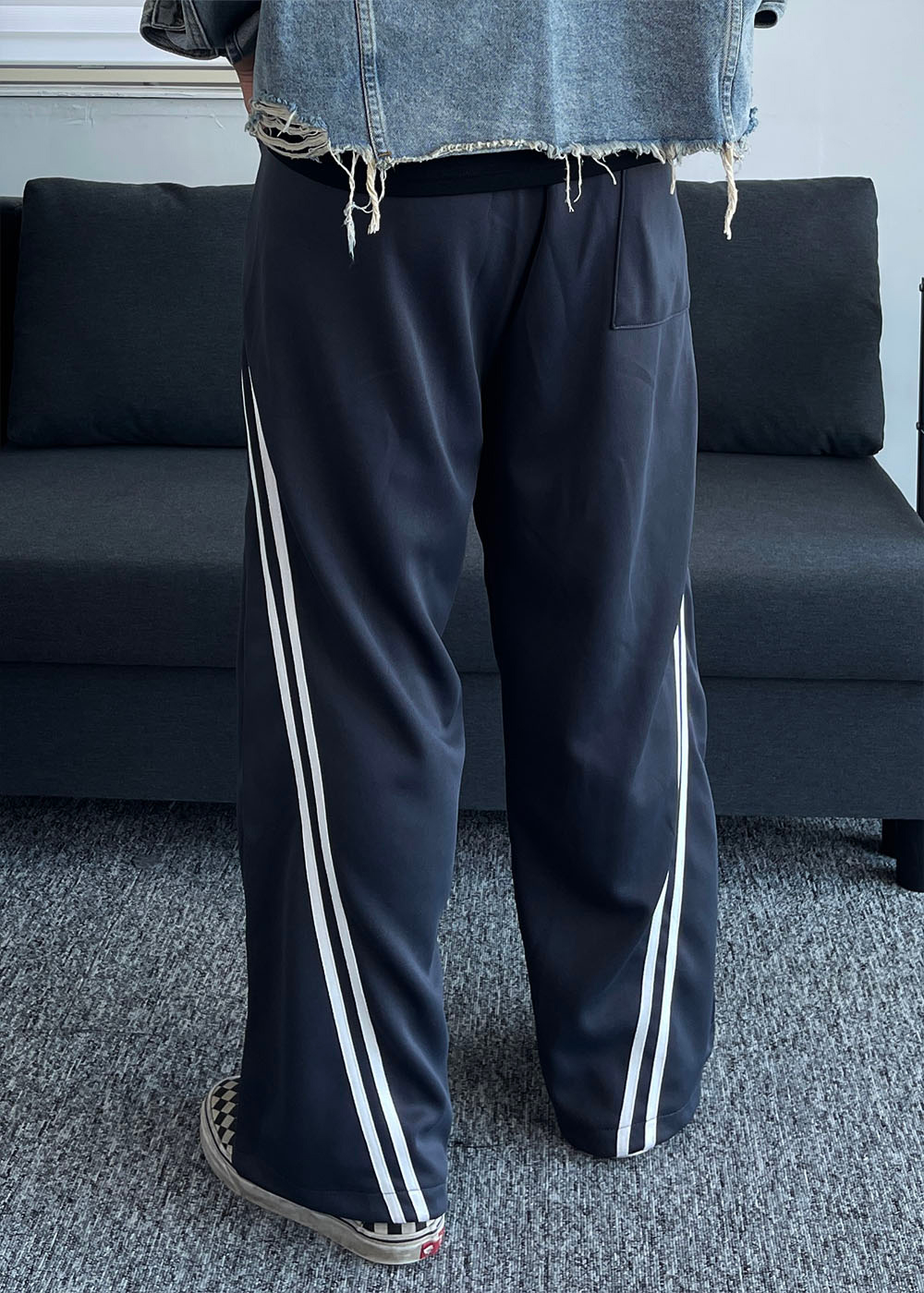 바지 모델 착용 이미지-S4L4