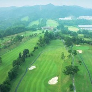 히라카타 국제 골프 클럽(평일4,946엔~)(주말7,037엔~)