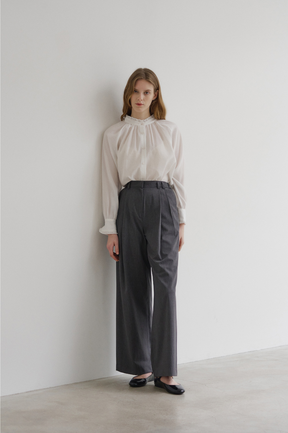 바지 모델 착용 이미지-S19L1