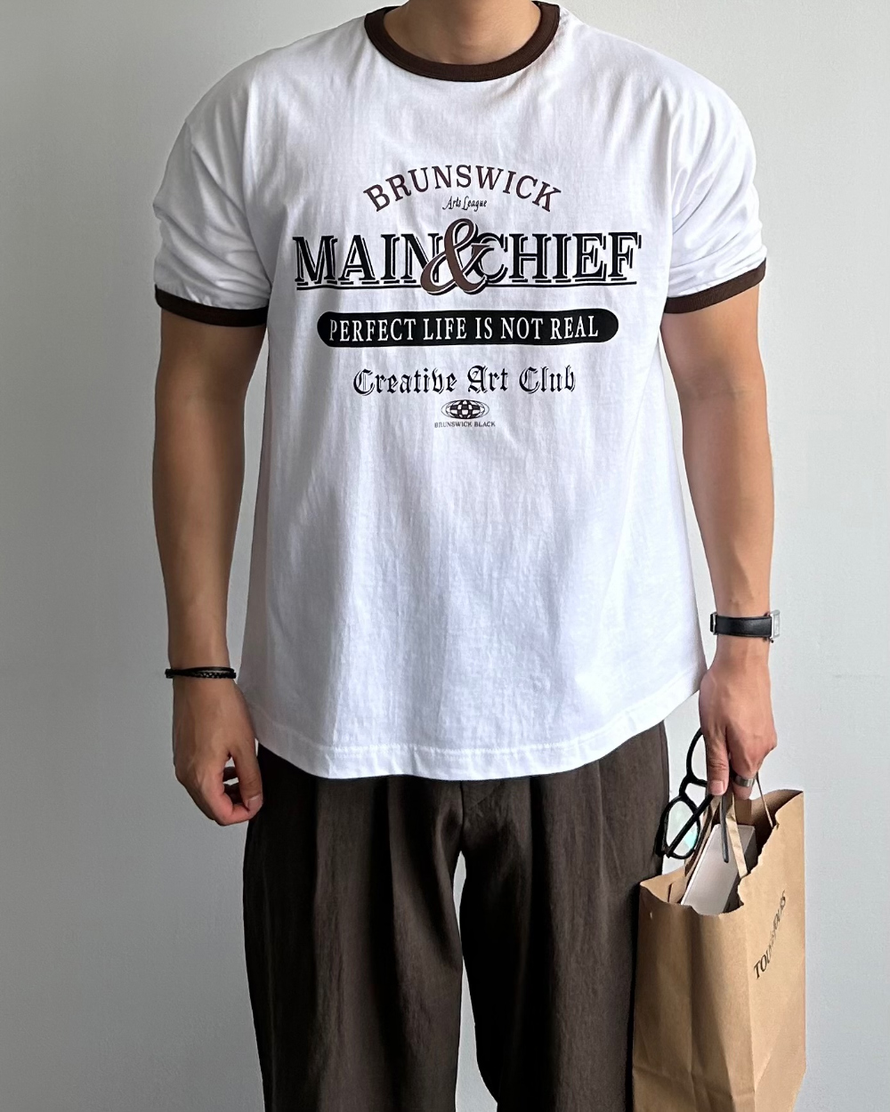 반팔 티셔츠 모델 착용 이미지-S1L39