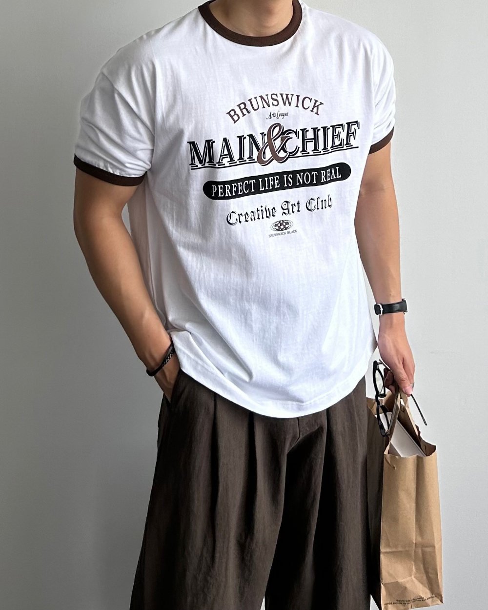 반팔 티셔츠 모델 착용 이미지-S1L36