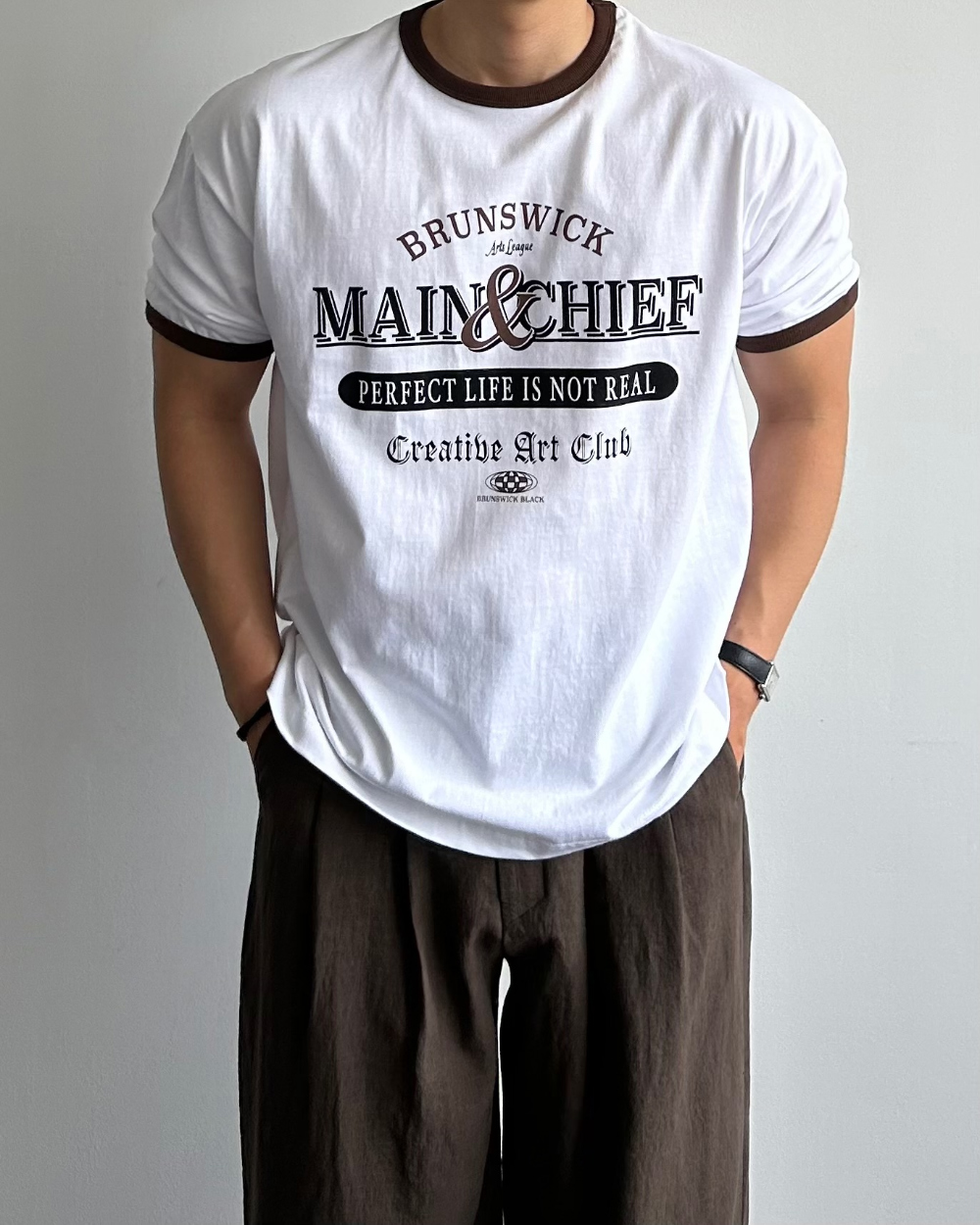 반팔 티셔츠 모델 착용 이미지-S1L35