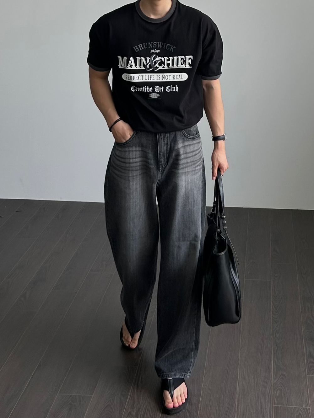 반팔 티셔츠 모델 착용 이미지-S1L15