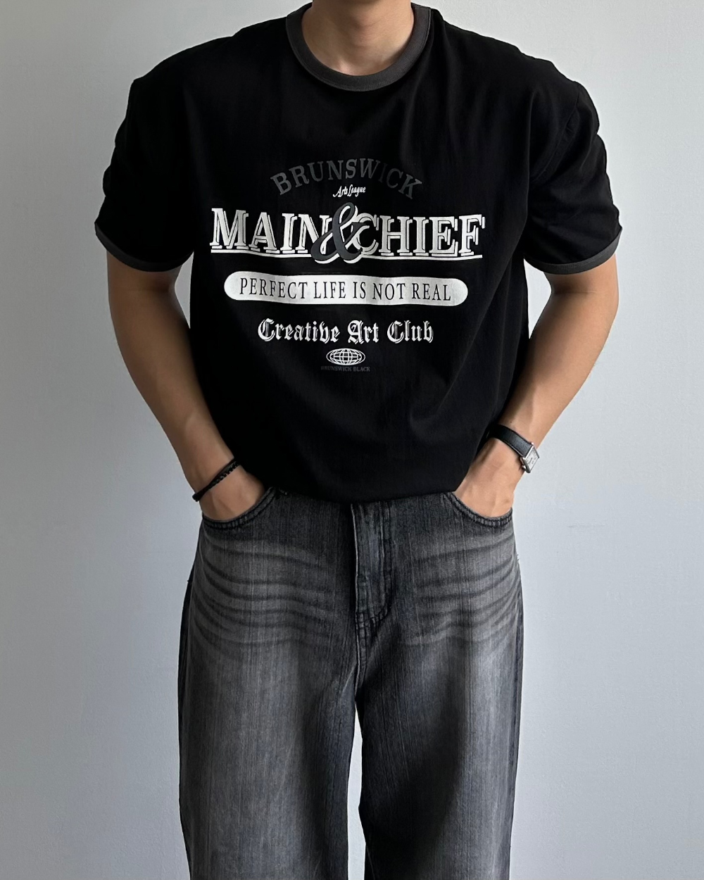 반팔 티셔츠 모델 착용 이미지-S1L20