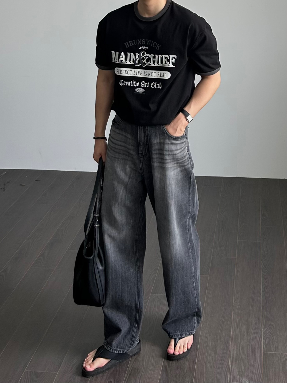 반팔 티셔츠 모델 착용 이미지-S1L16