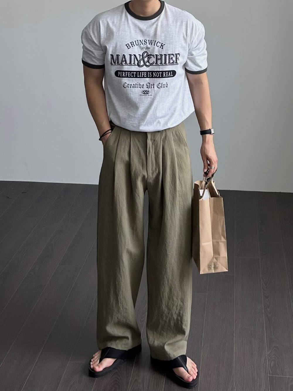 반팔 티셔츠 모델 착용 이미지-S1L28