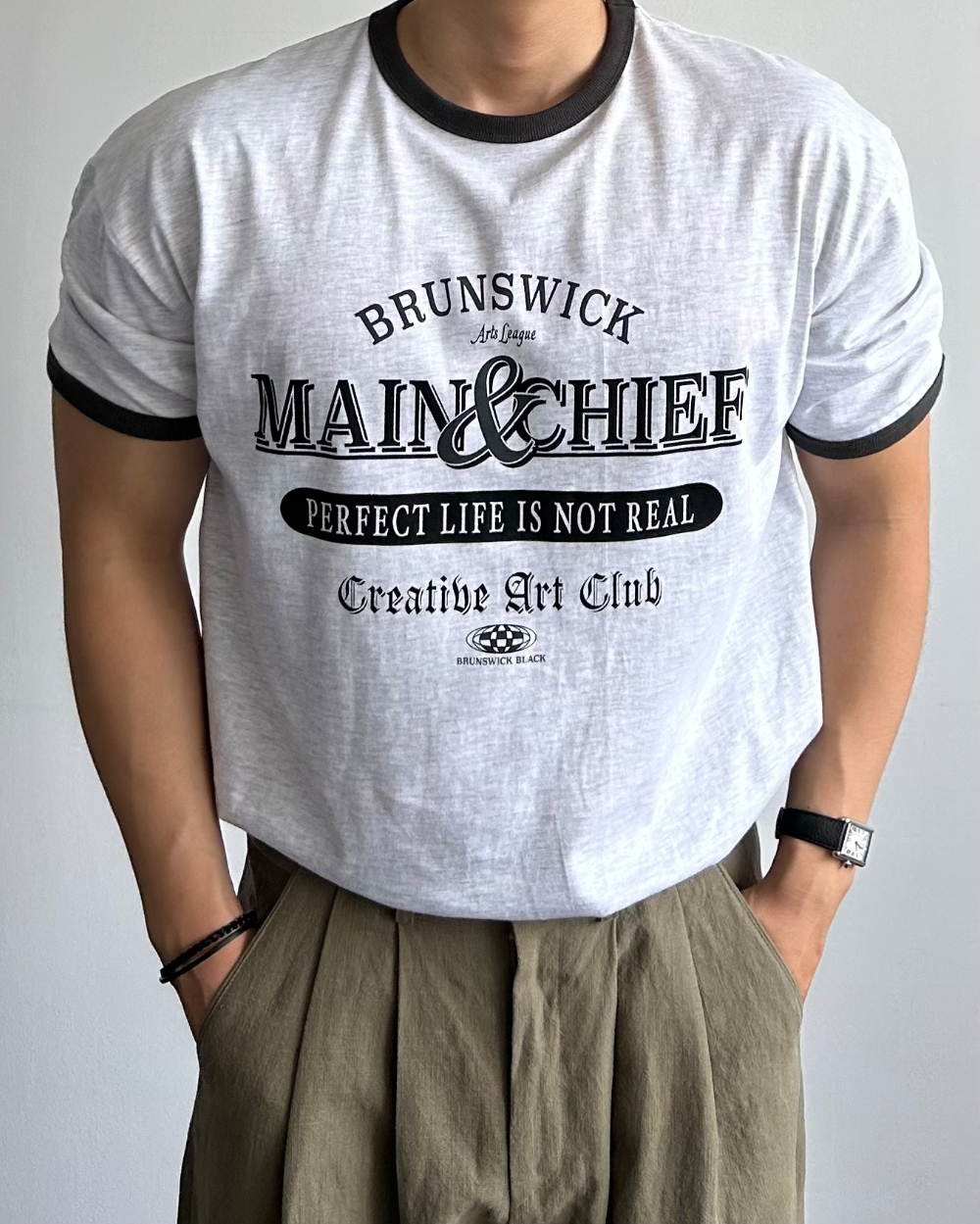 반팔 티셔츠 모델 착용 이미지-S1L29