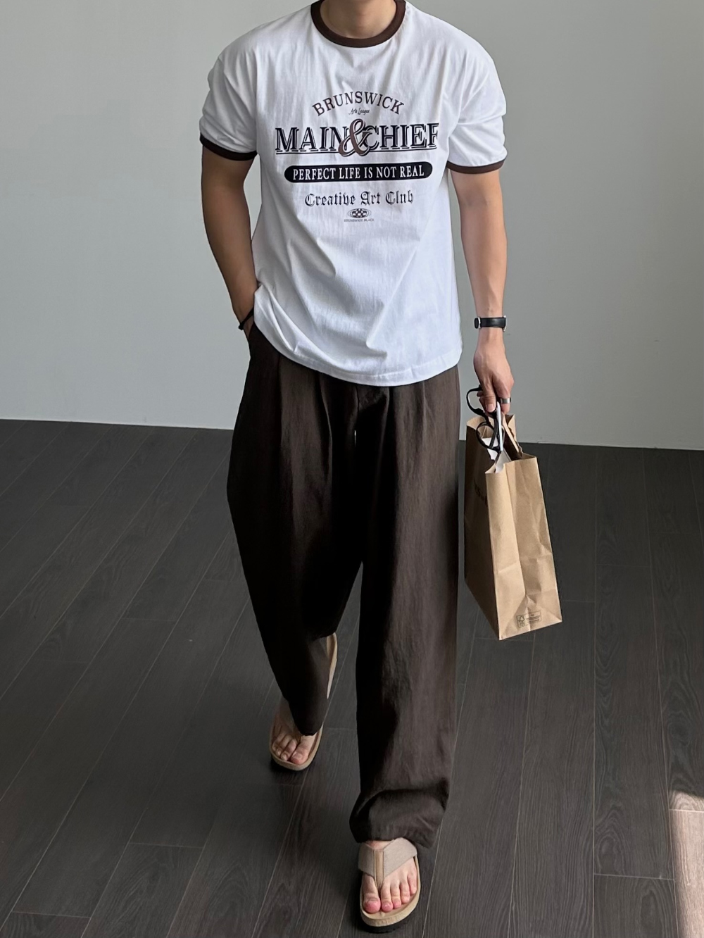 반팔 티셔츠 모델 착용 이미지-S1L38