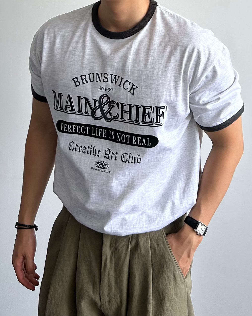 반팔 티셔츠 모델 착용 이미지-S1L27