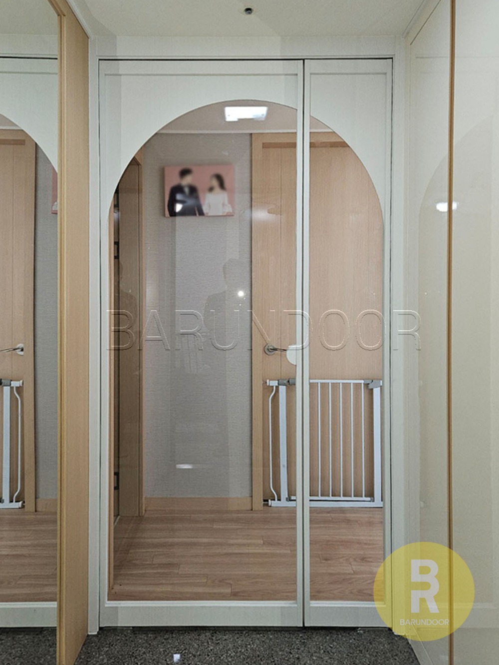 03번 초슬림유압 비대칭양개스윙중문 아치형 화이트 투명강화유리