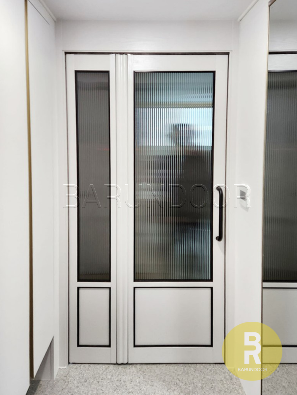 24번 폴딩스윙중문 고시형 화이트 모루세로강화유리