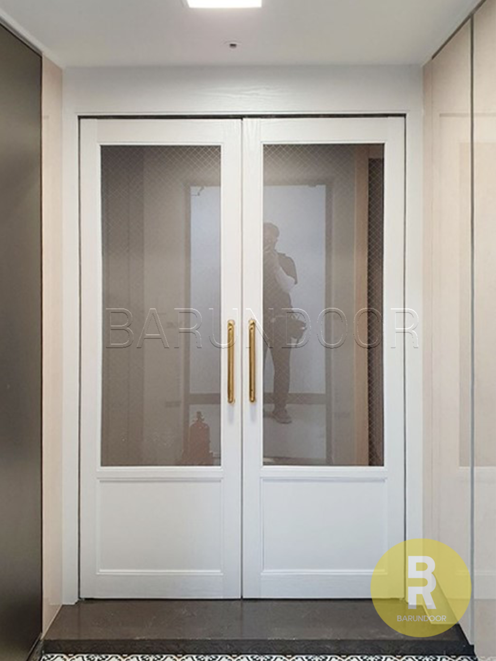 35번 정대칭양개스윙중문 고시형 펄화이트 투명망입(부식)강화유리