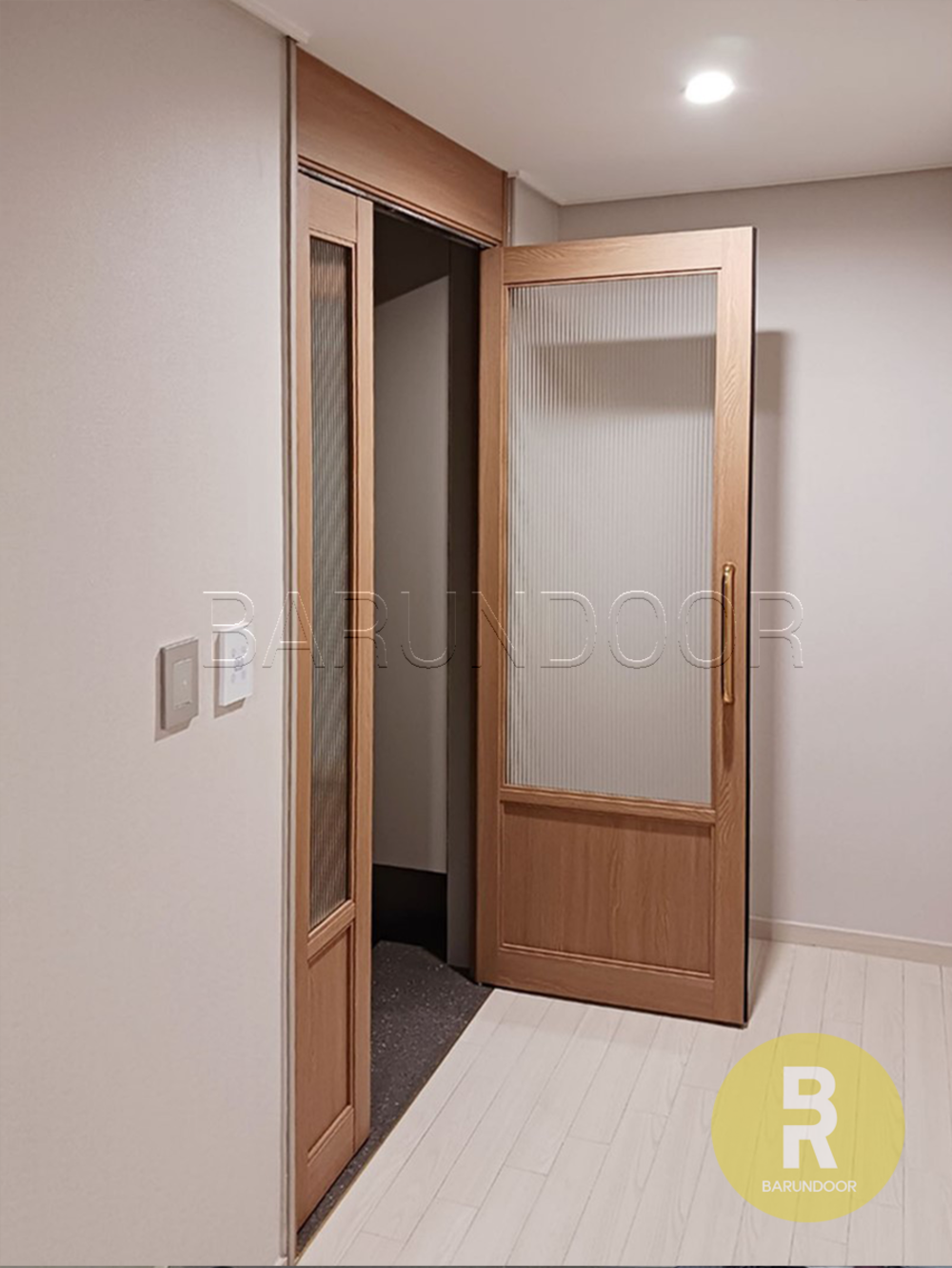 47번 비대칭양개스윙중문 고시형 우드 모루세로강화유리