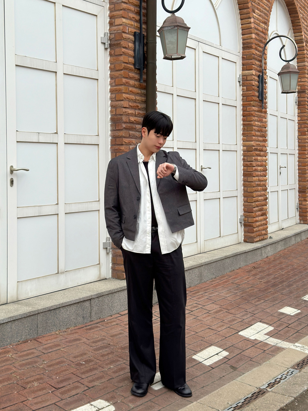 재킷 모델 착용 이미지-S2L4