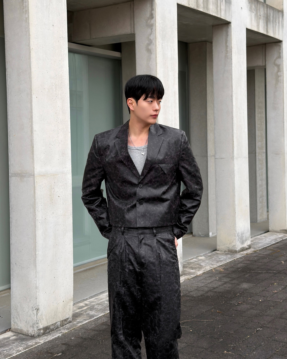 점퍼 모델 착용 이미지-S3L49