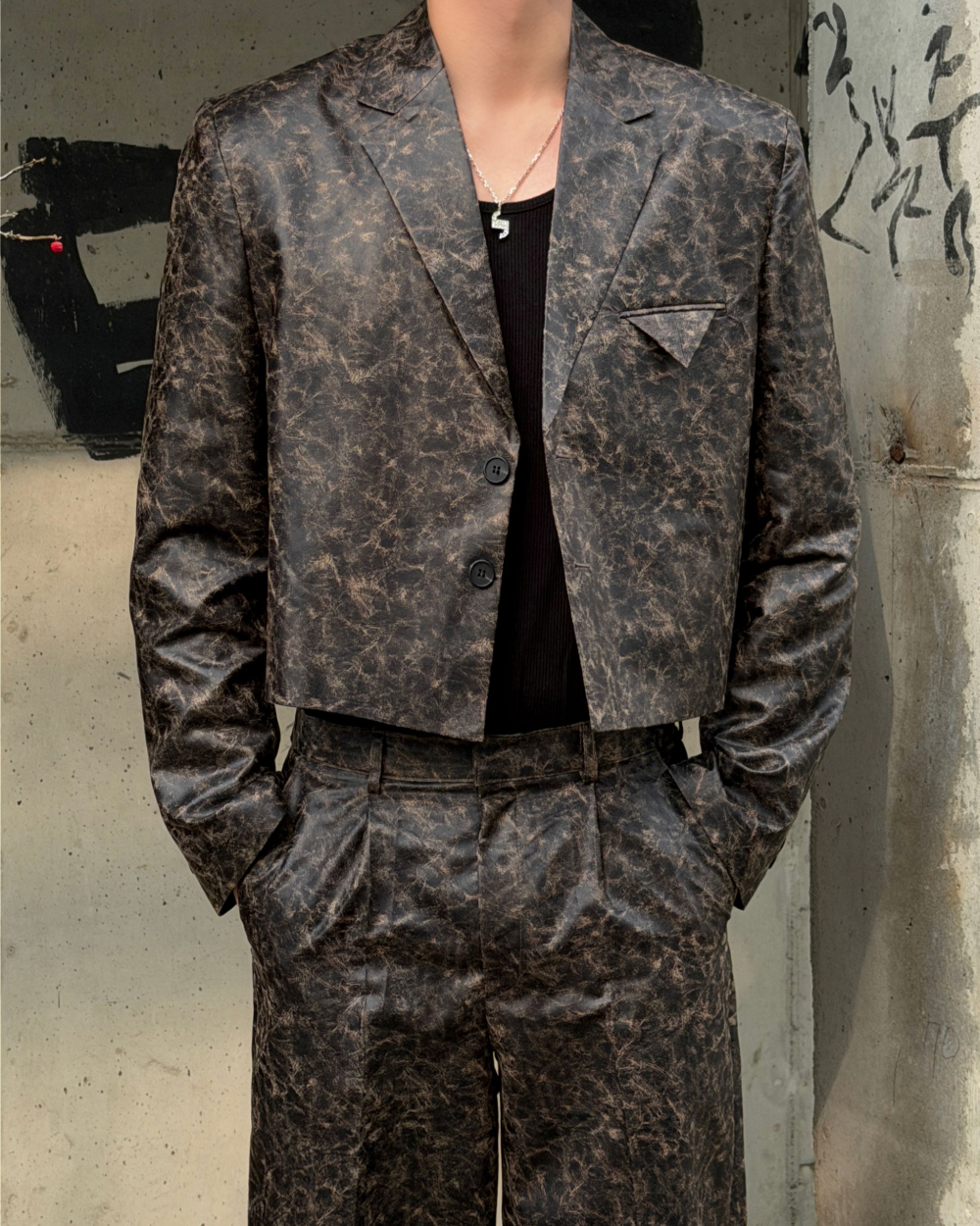 점퍼 모델 착용 이미지-S4L3