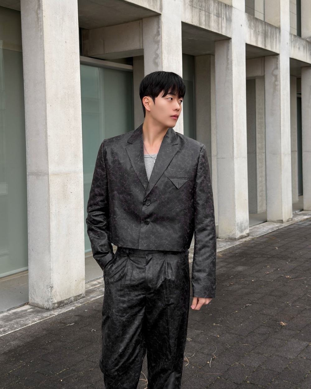 점퍼 모델 착용 이미지-S3L56