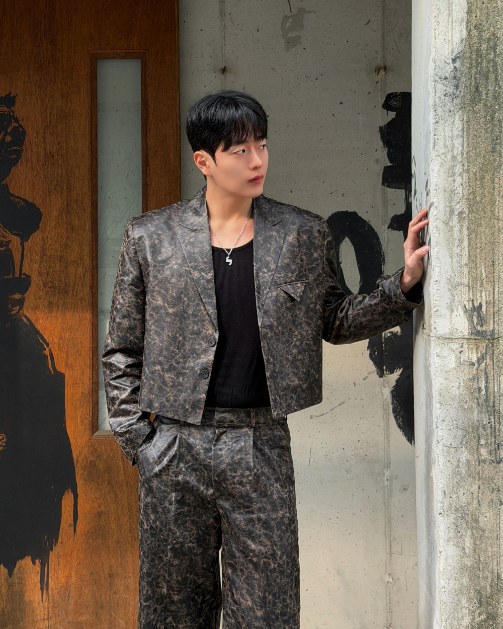 점퍼 모델 착용 이미지-S3L33