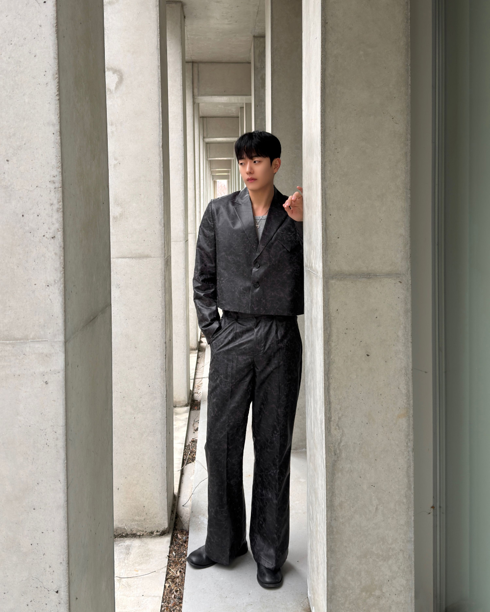 점퍼 모델 착용 이미지-S3L51