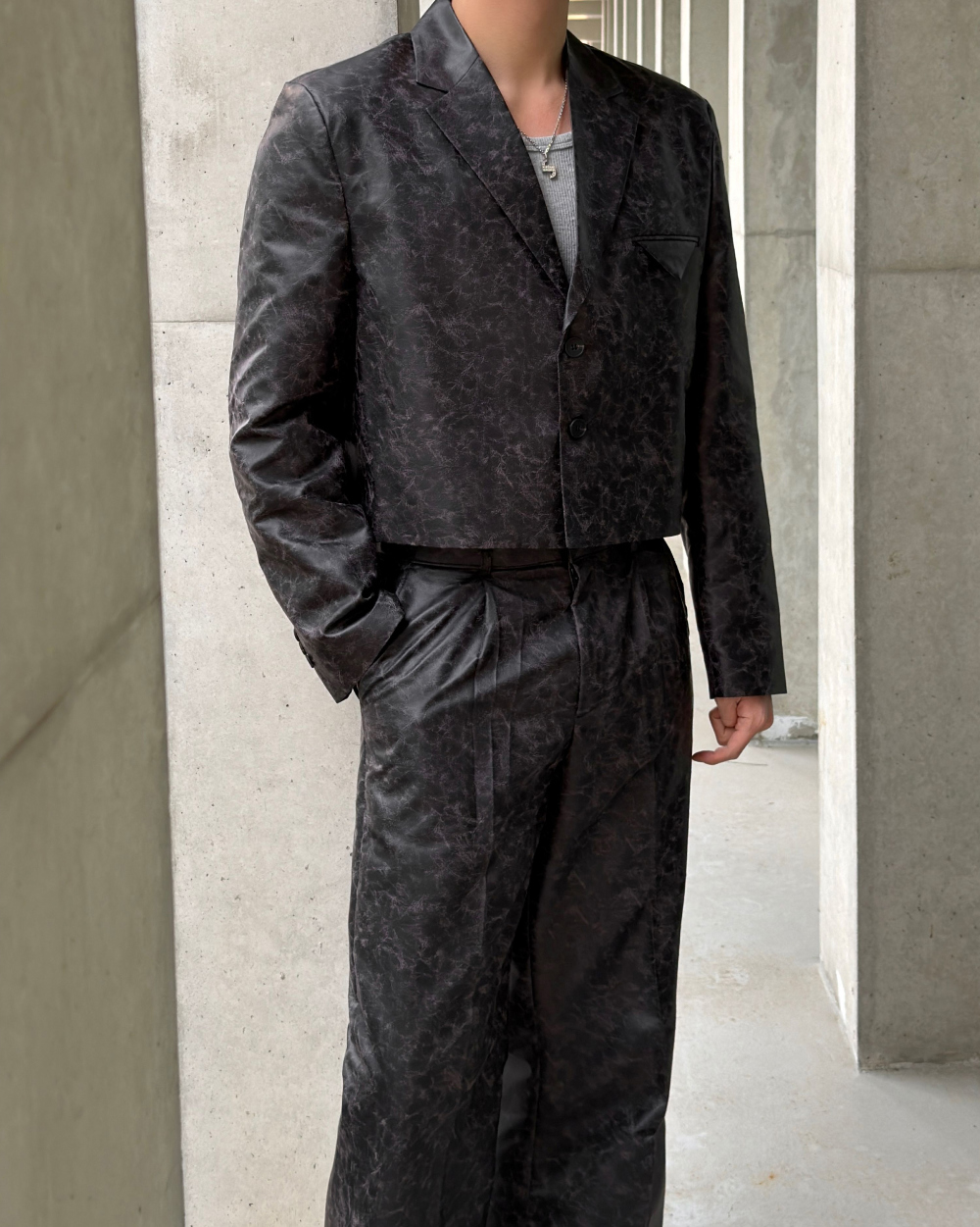 점퍼 모델 착용 이미지-S3L52