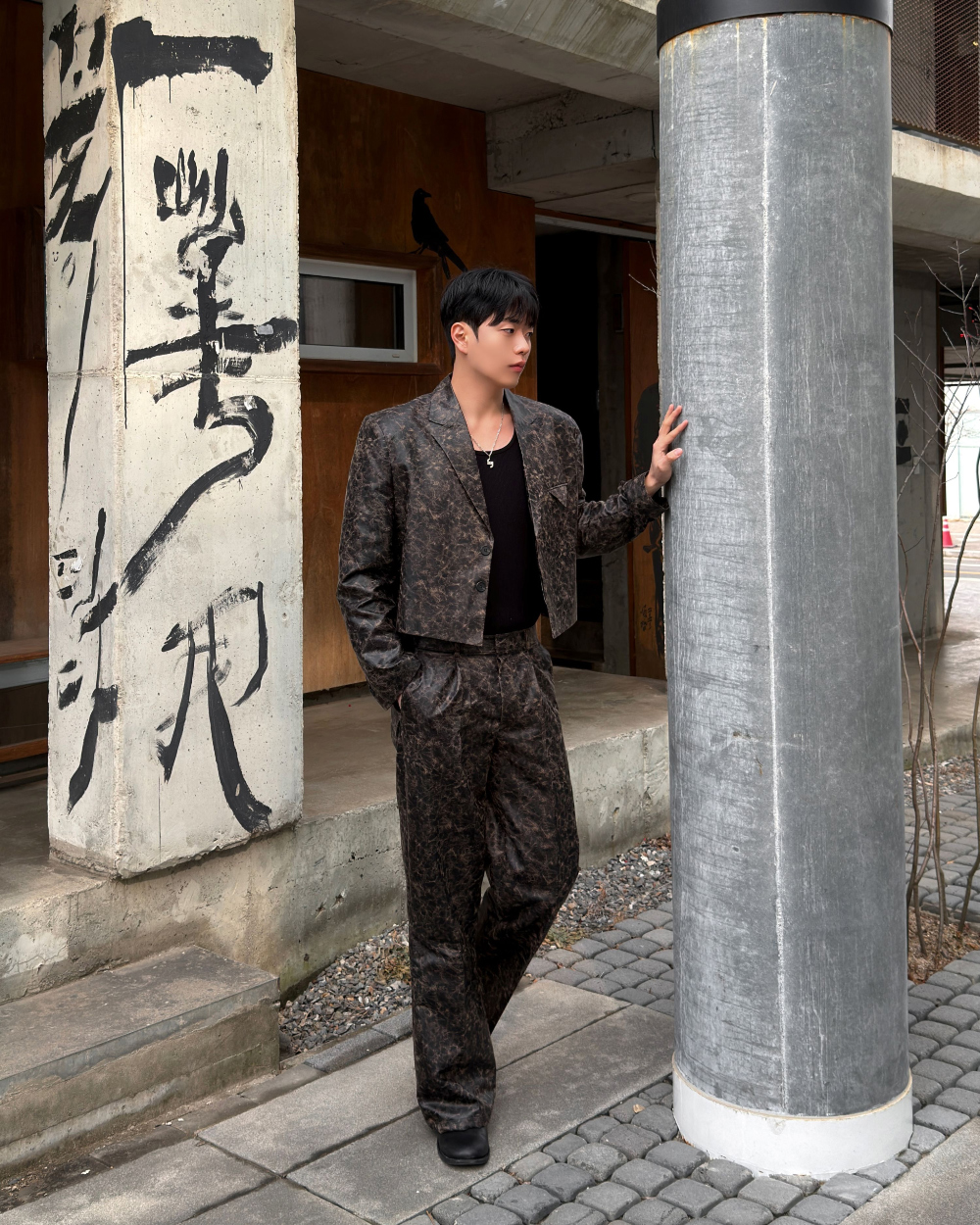 점퍼 모델 착용 이미지-S3L42