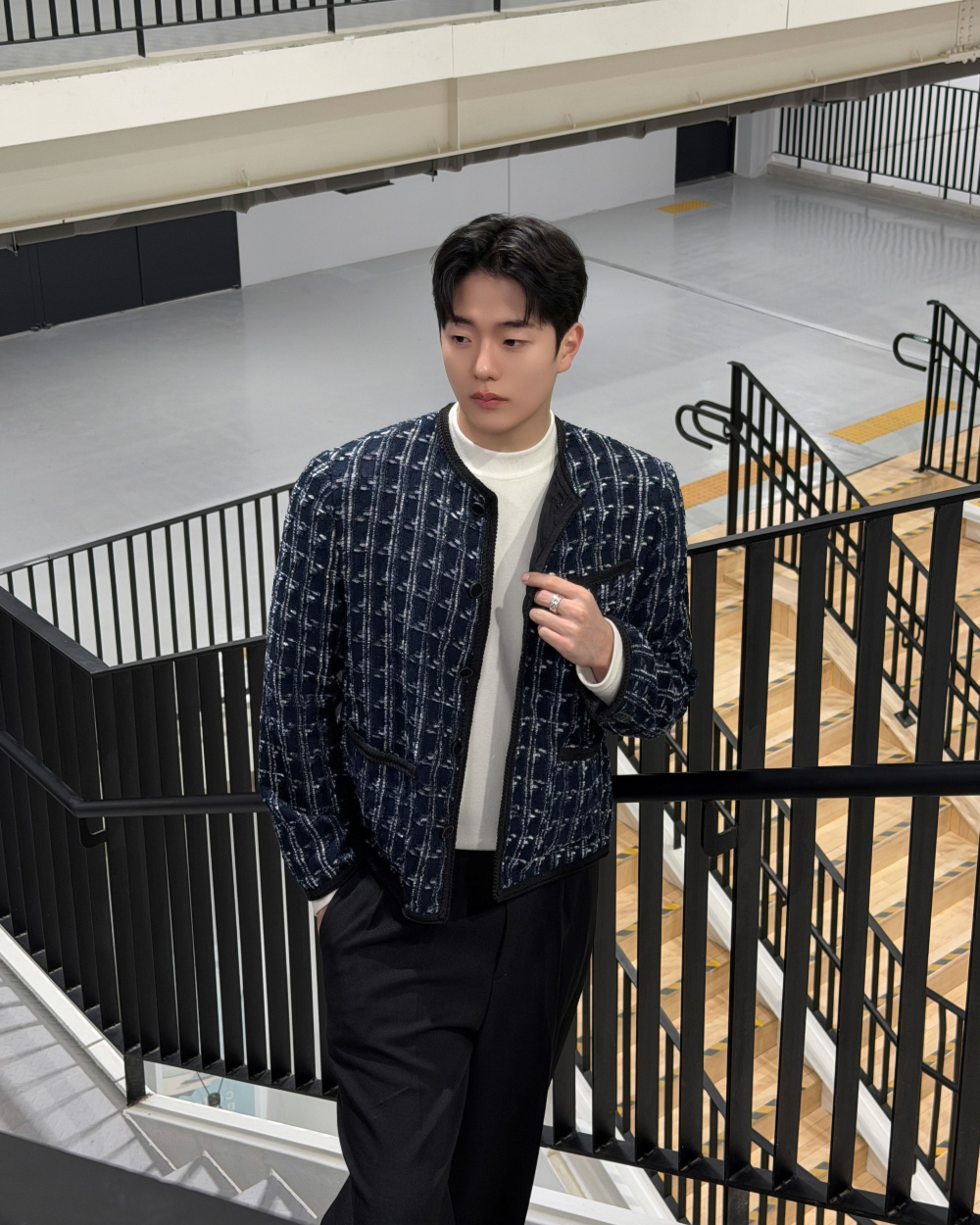 코트 모델 착용 이미지-S1L23