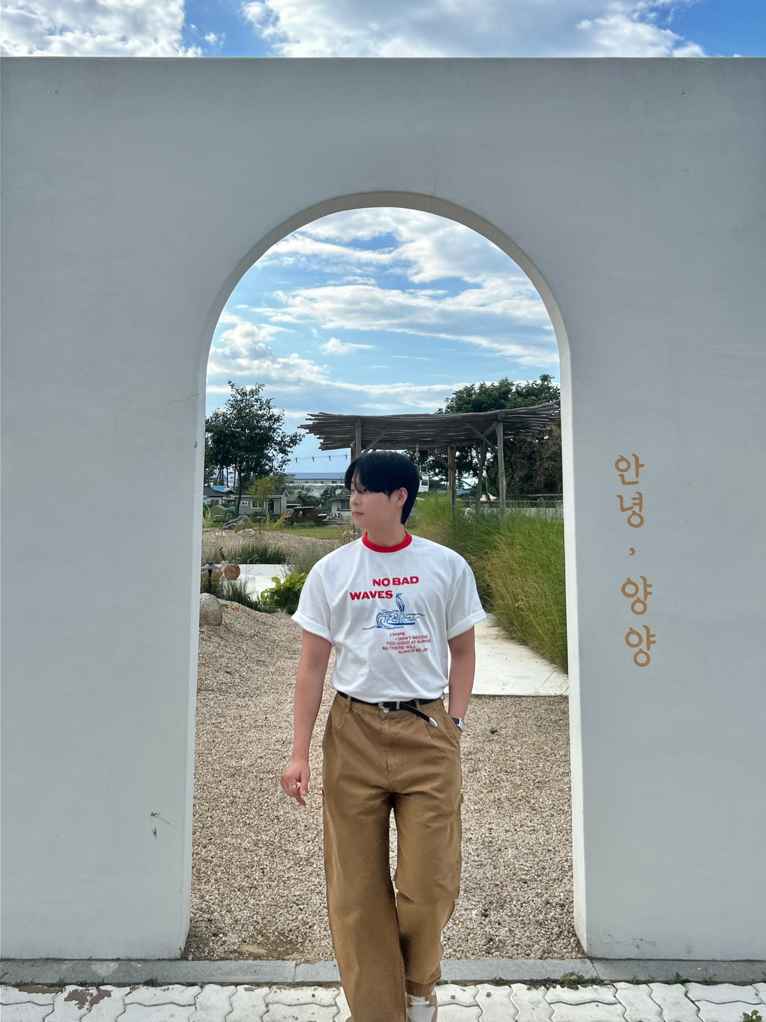 반팔 티셔츠 모델 착용 이미지-S1L23