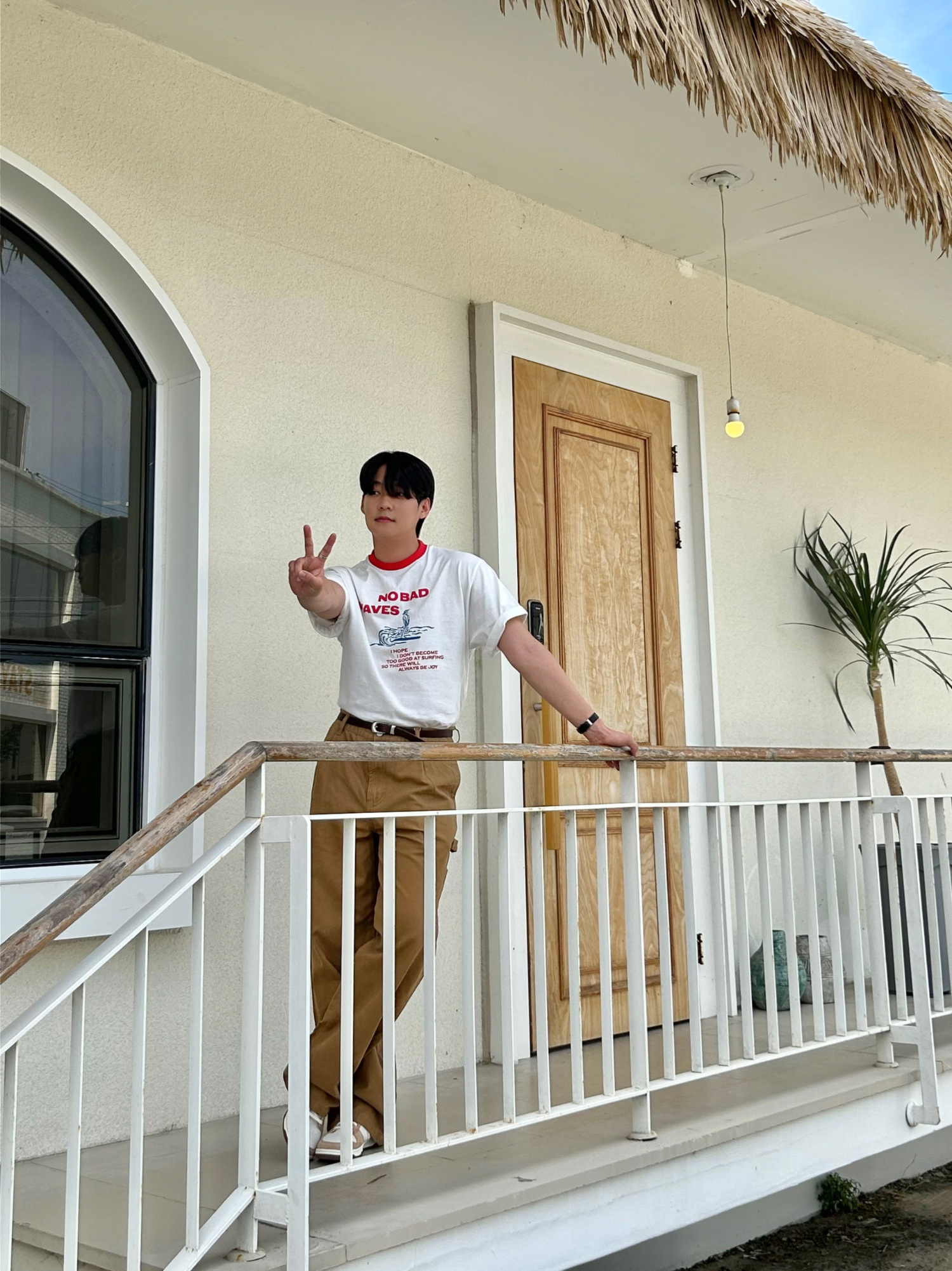 반팔 티셔츠 모델 착용 이미지-S1L21