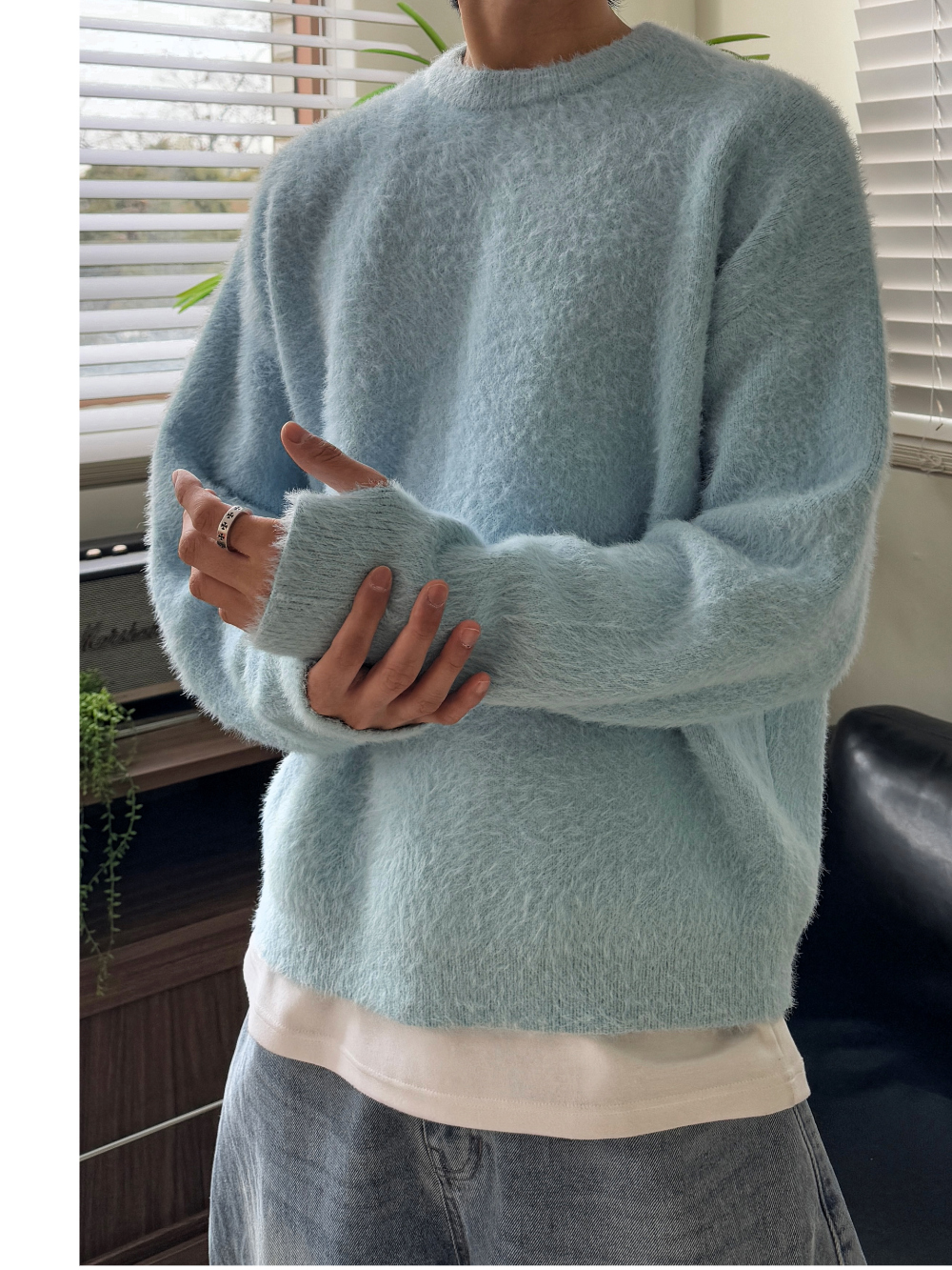 긴팔 티셔츠 모델 착용 이미지-S105L59