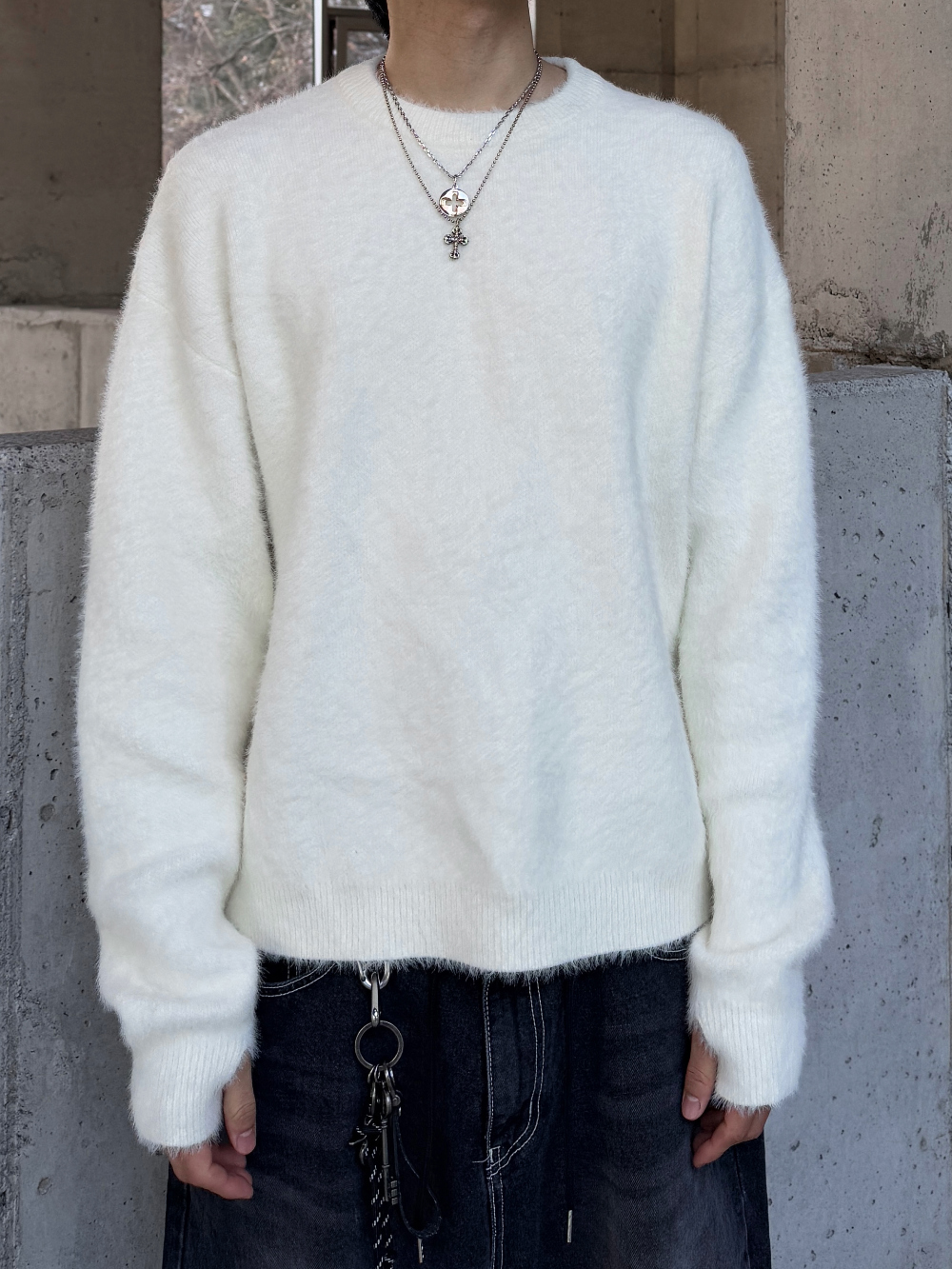 긴팔 티셔츠 모델 착용 이미지-S105L21