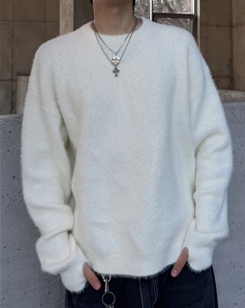 긴팔 티셔츠 모델 착용 이미지-S105L24