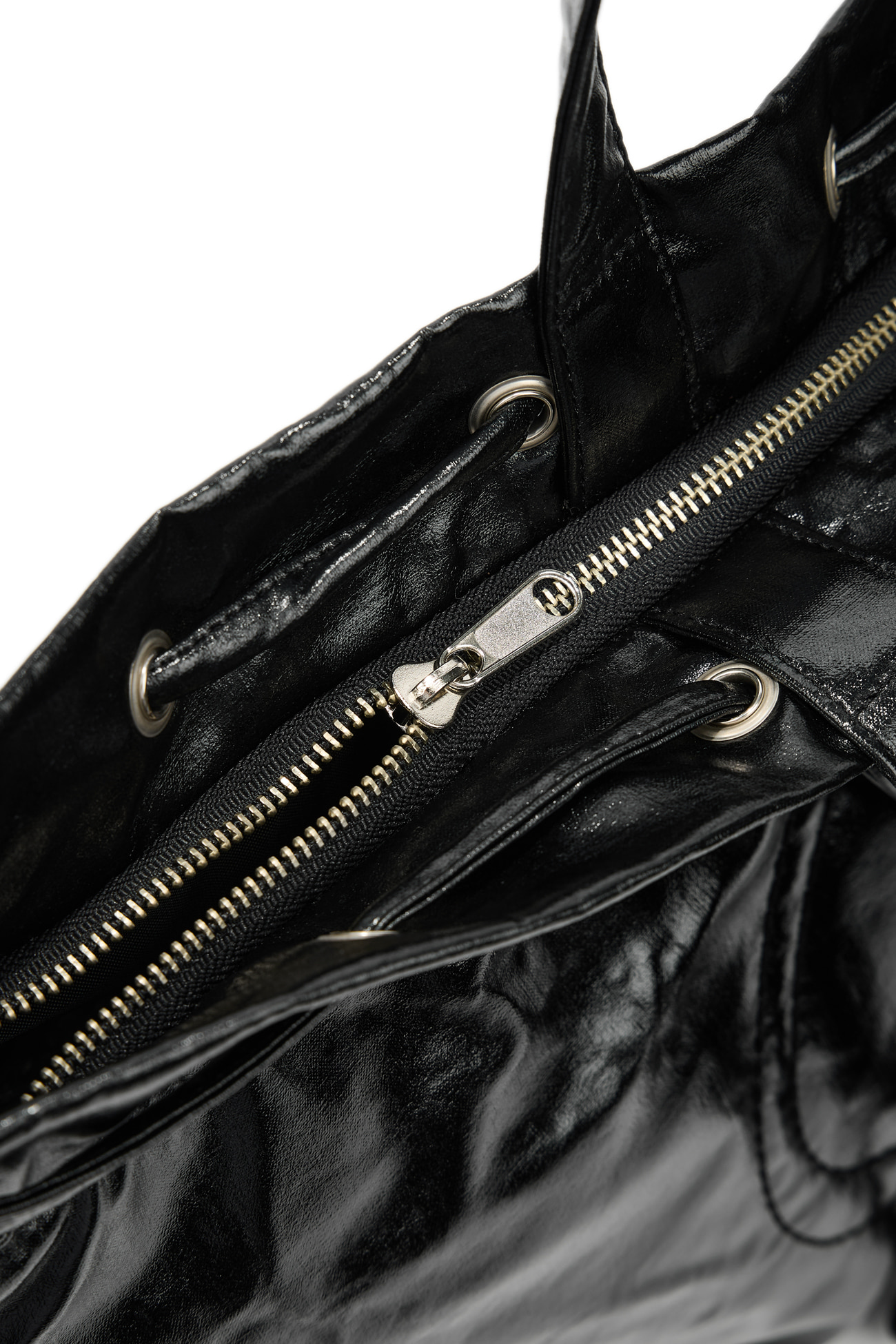 ◆DEINET◆ D STITCH PADDING BAG IN BLACK KDTUC4XB511 D STITCH PADDING BAG IN BLACK - DEINET