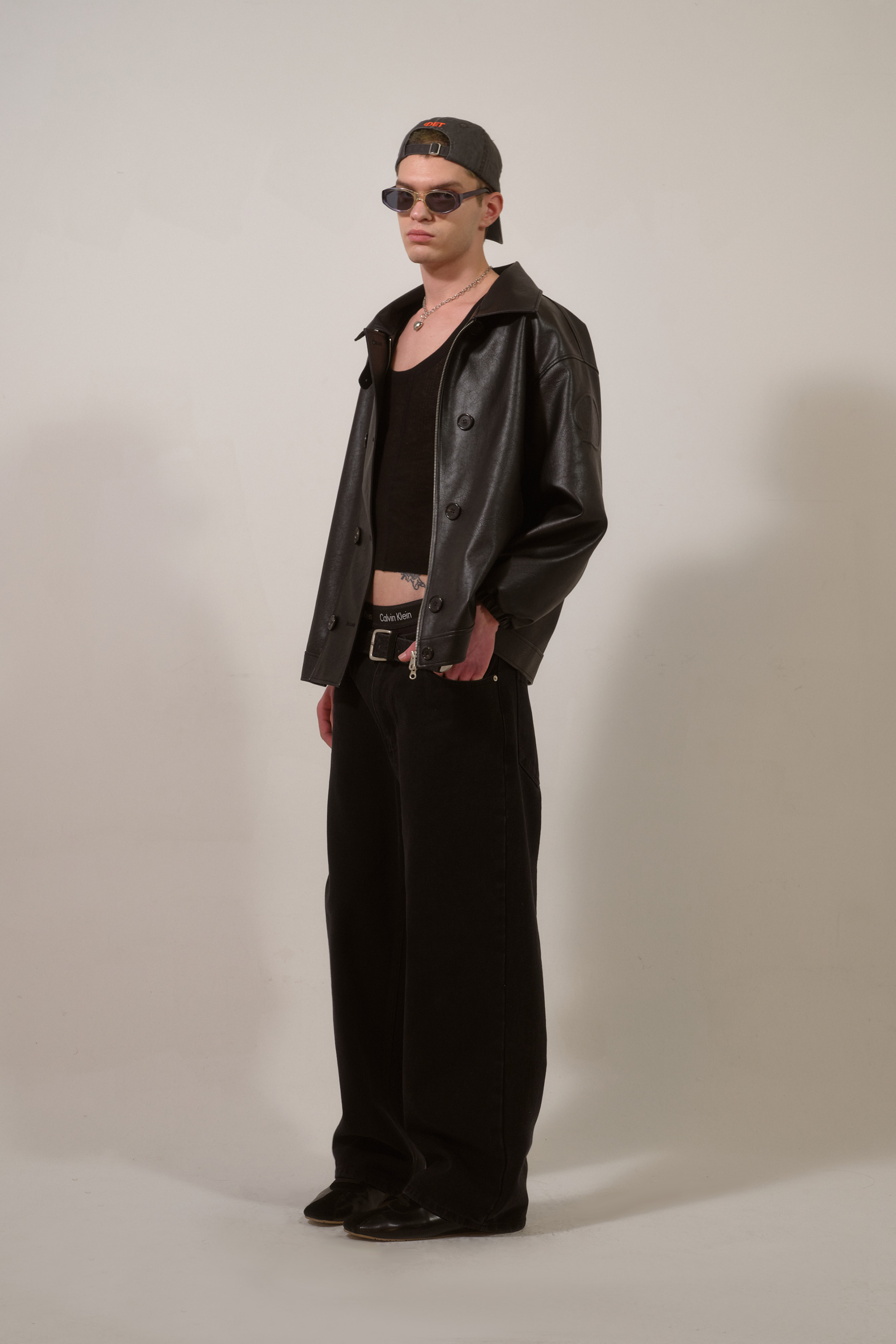 DEINET ♥ D BACK LOGO BUCKLE COTTON JEAN /追跡付 D BACK LOGO BUCKLE COTTON JEAN IN BLACK - DEINET