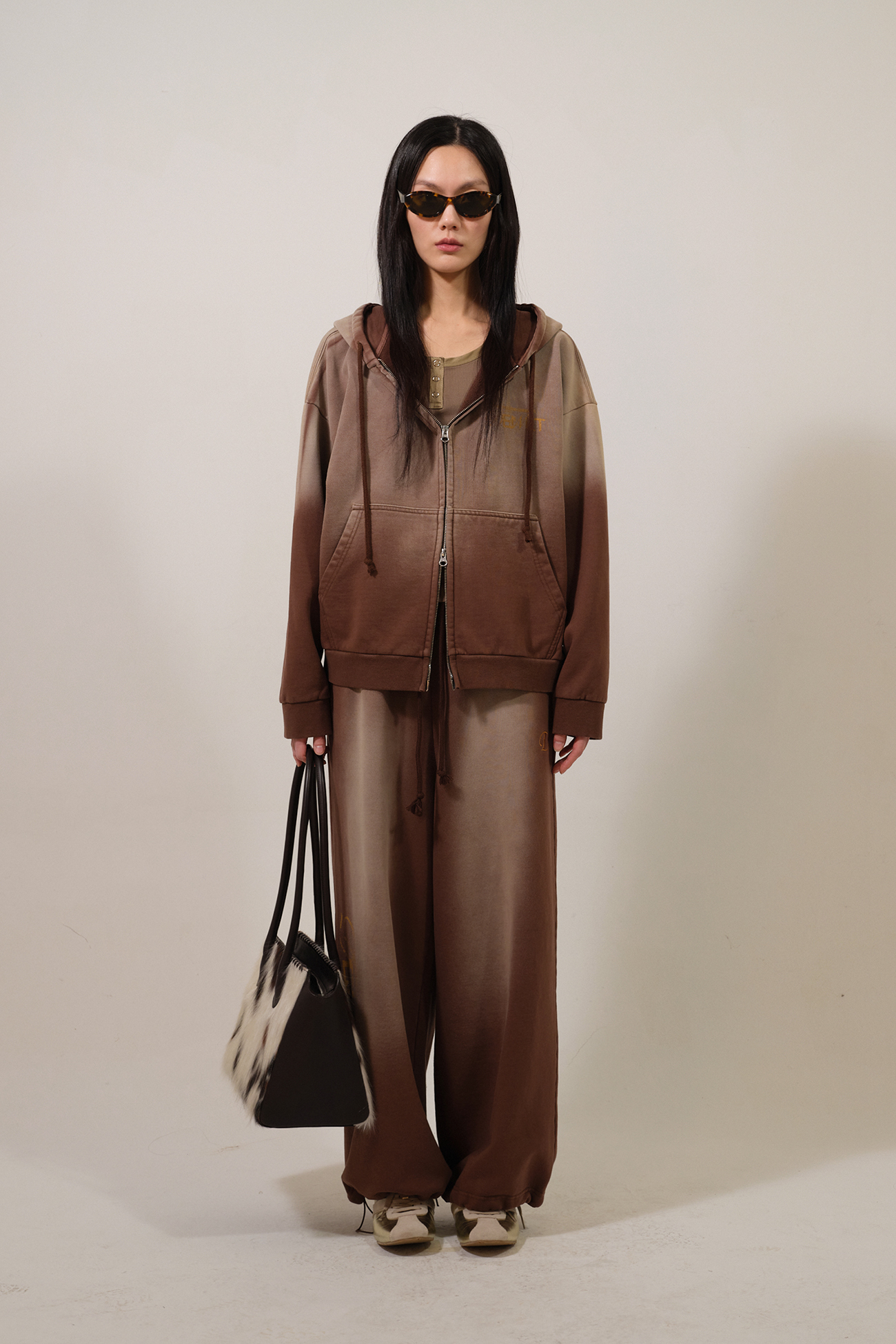 [DEINET] ★ D LOGO WASHED SWEAT PANTS DEINET - D Logo Washed Sweat Pants | HBX - Globally Curated