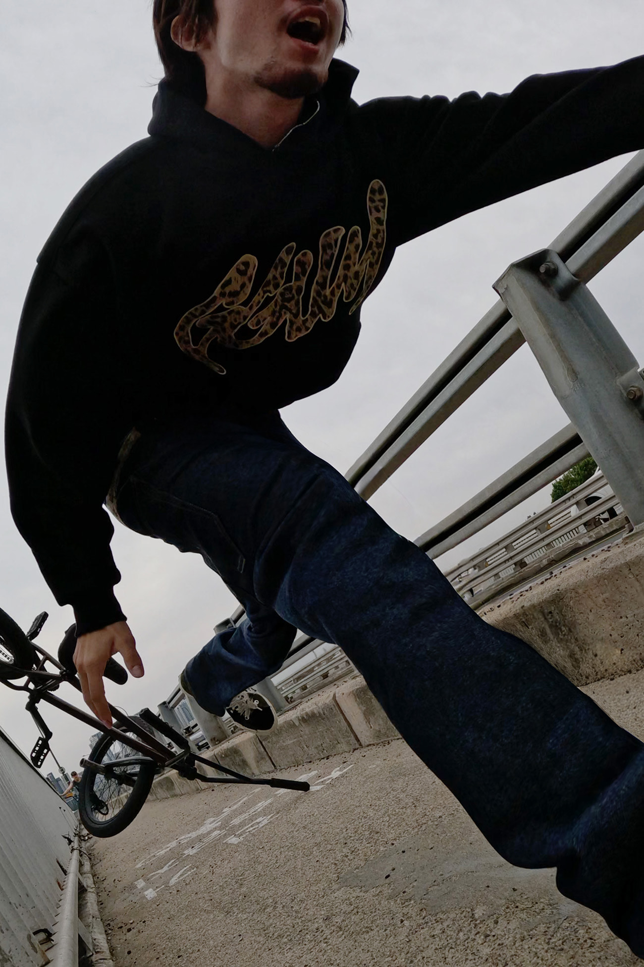 GGUM X DEINET] HOODIE IN BLACK | DEINET