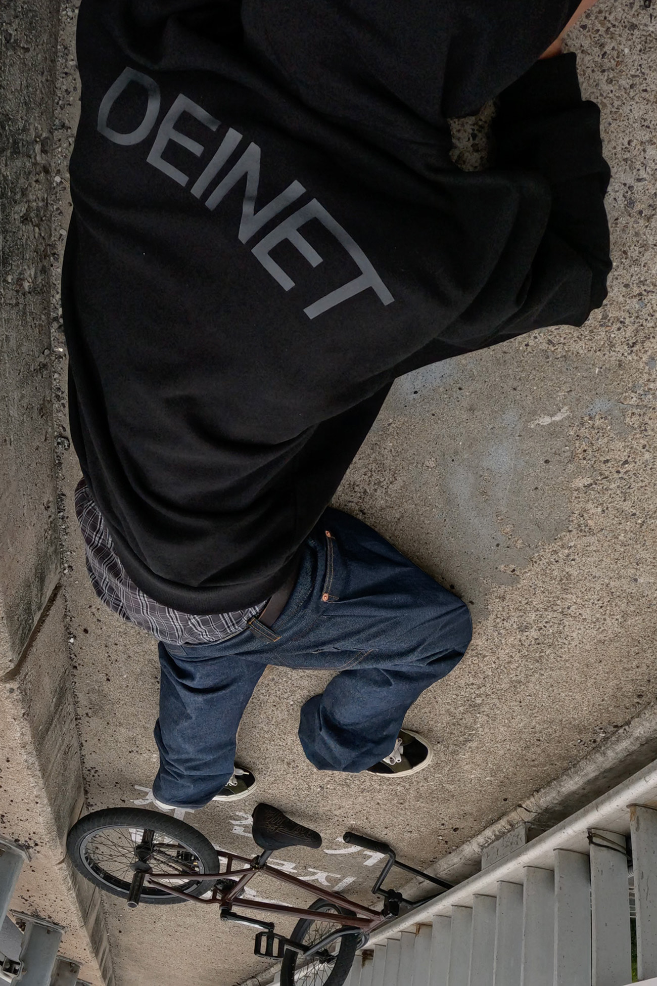 GGUM X DEINET] HOODIE IN BLACK | DEINET