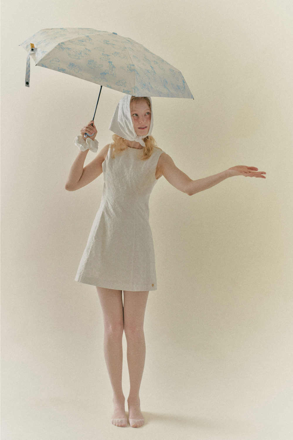 드레스 모델 착용 이미지-S4L12