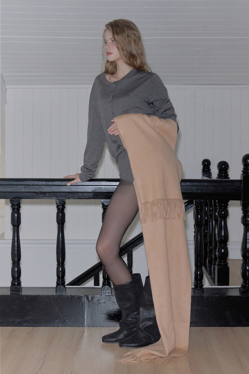 머플러 모델 착용 이미지-S1L78