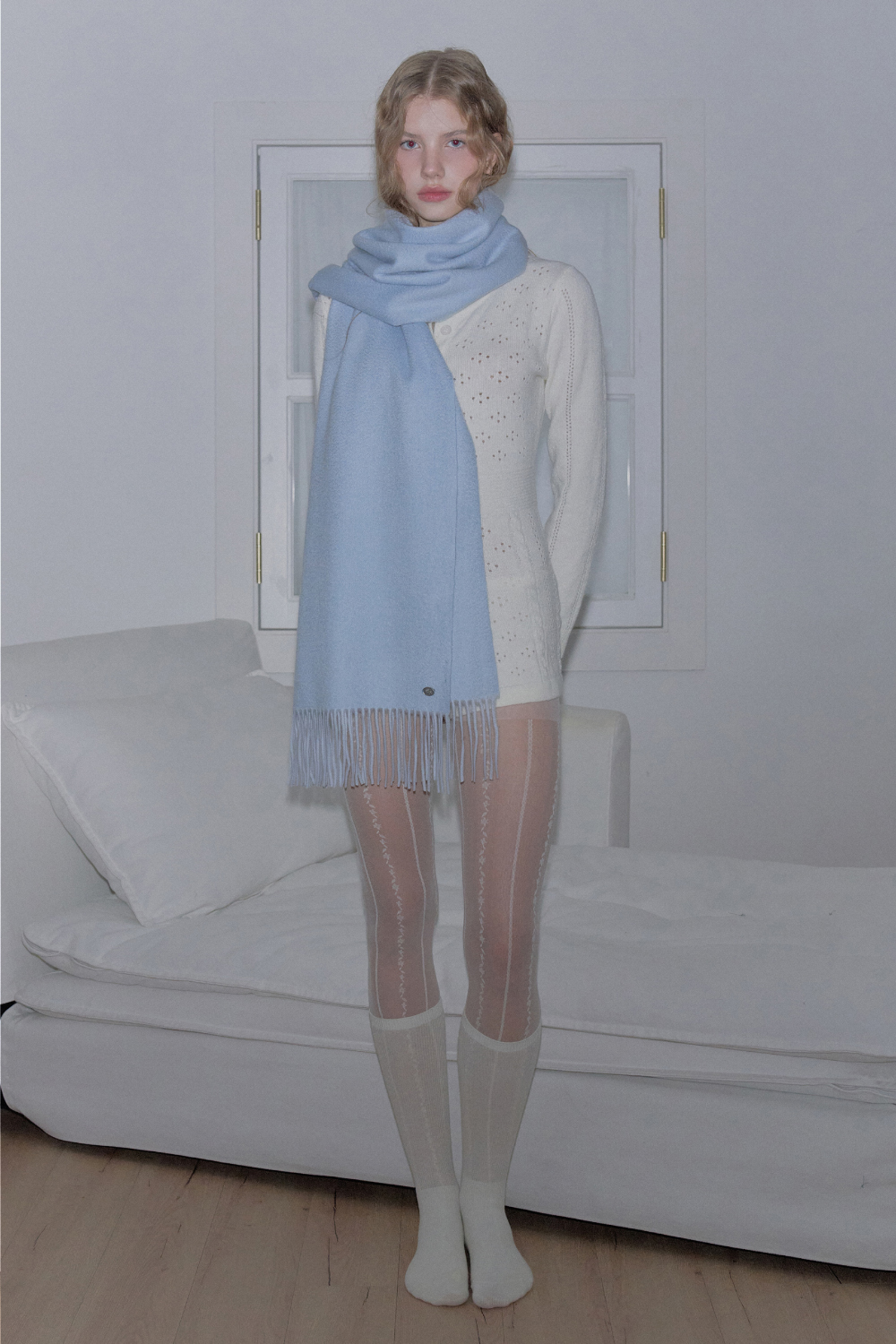 머플러 모델 착용 이미지-S1L123