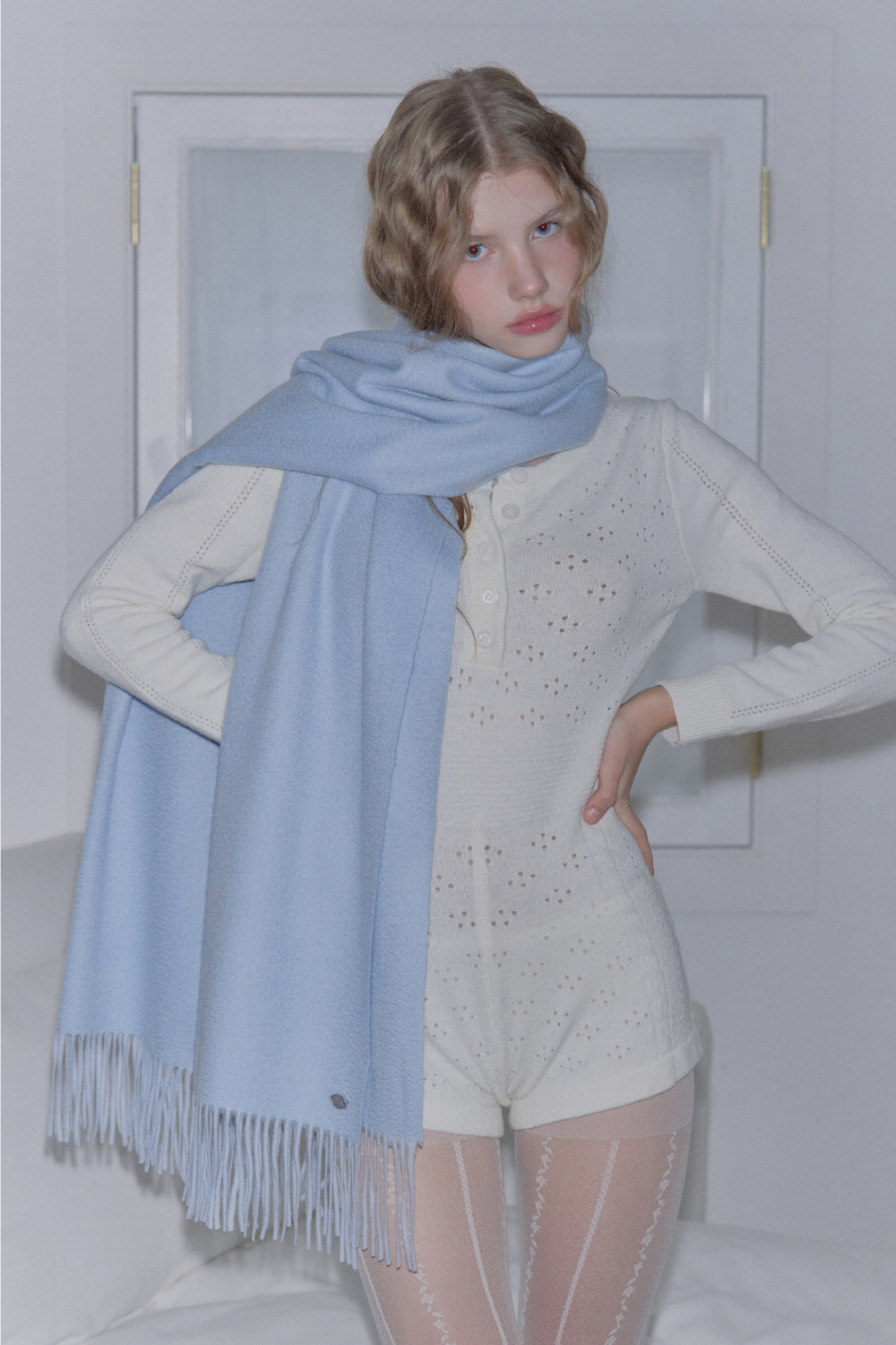 머플러 모델 착용 이미지-S1L127