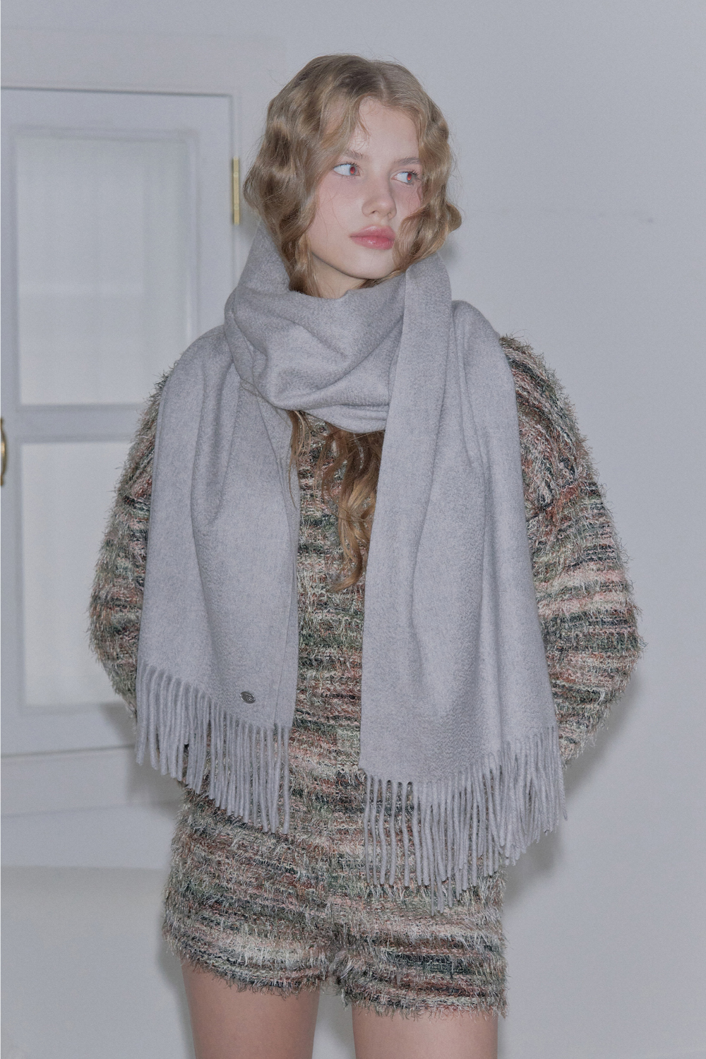 머플러 모델 착용 이미지-S1L110