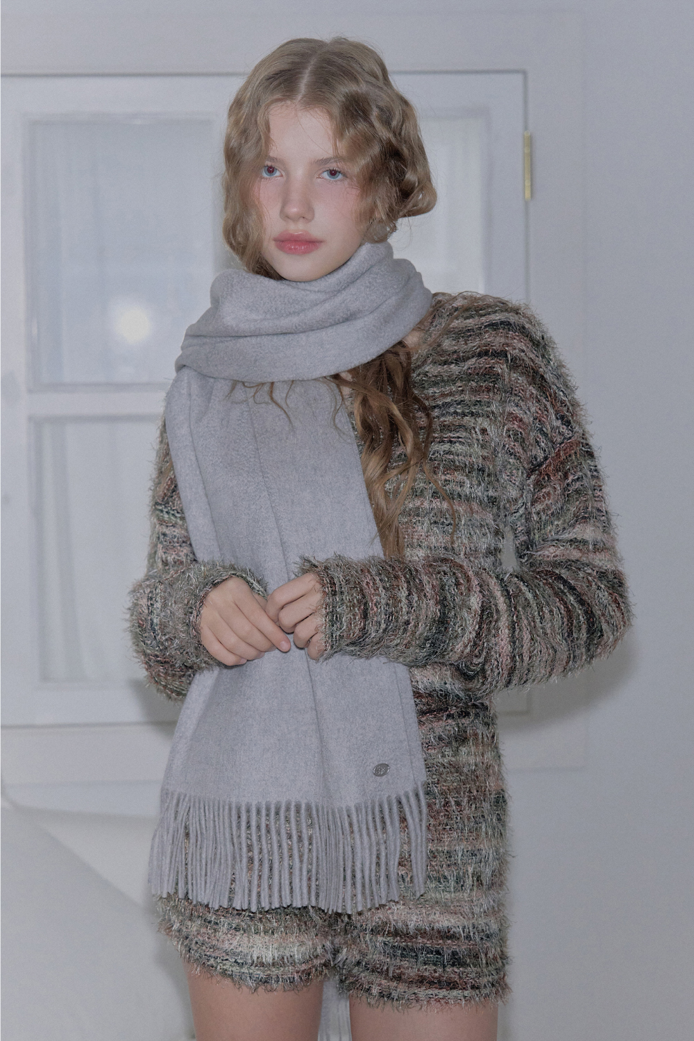 머플러 모델 착용 이미지-S1L105