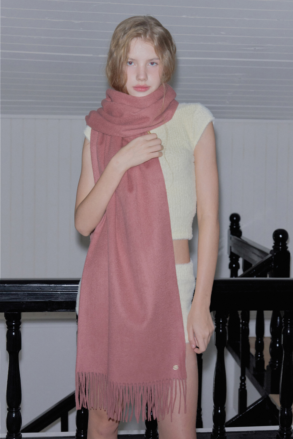 머플러 모델 착용 이미지-S1L85