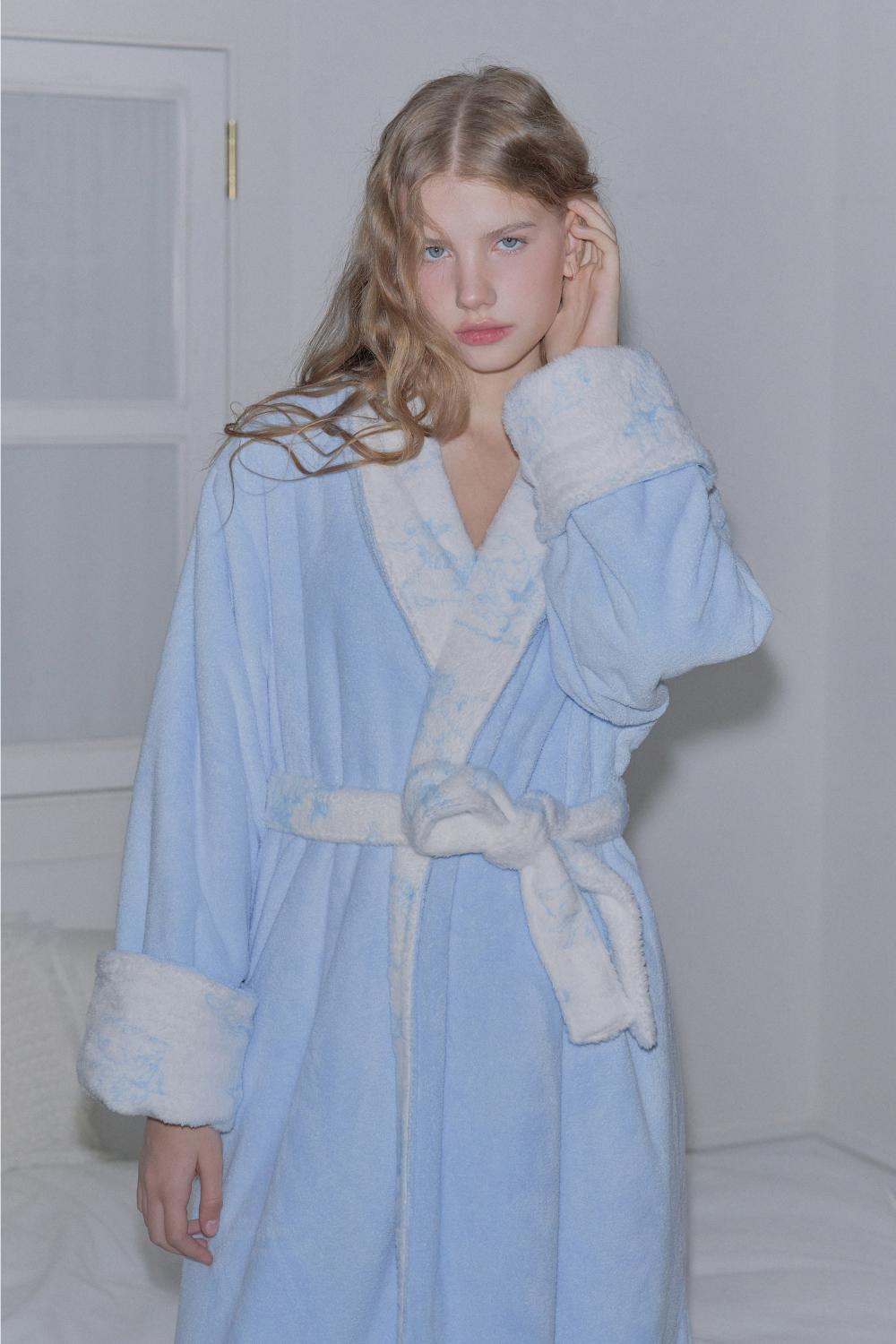 코트 모델 착용 이미지-S1L59